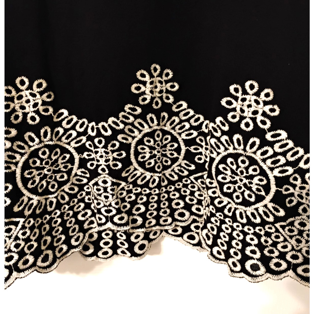 Adrianna Papell Sleeveless Blouse Embroidered Hem Stretch Longline Minimalist S - Picture 5 of 13